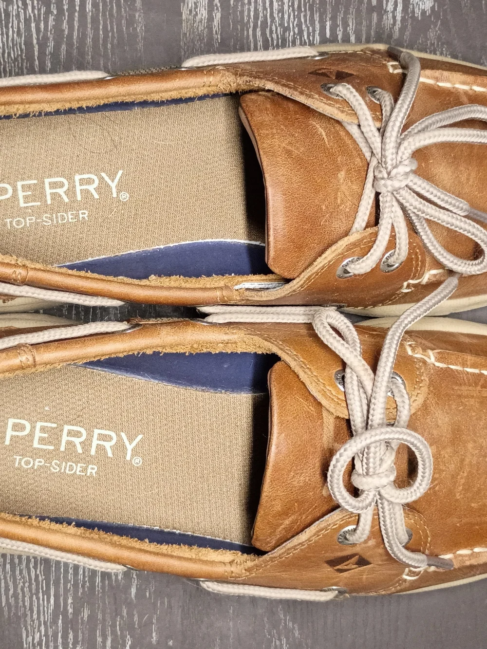 Sperry Classic Brown Leather Men’s 9M Boat Shoes with Cream Soles. Like NEW!!!